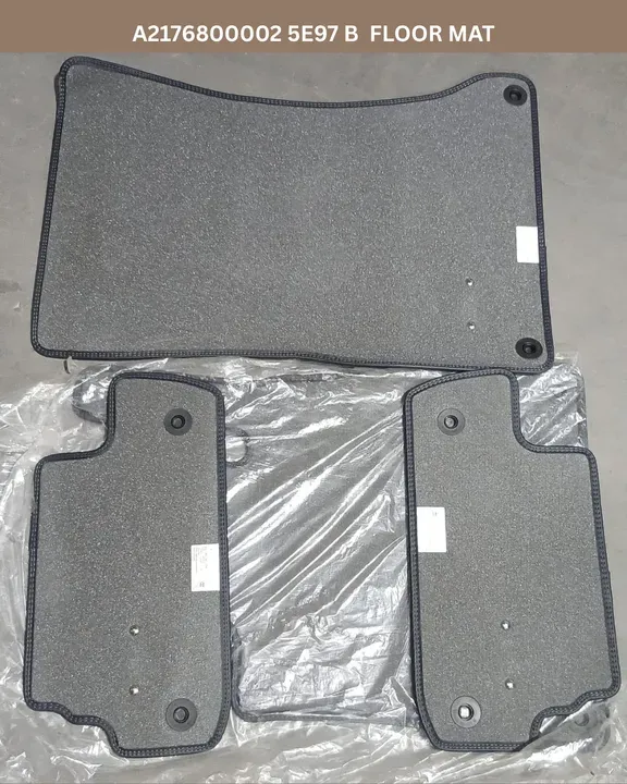 FLOOR MAT